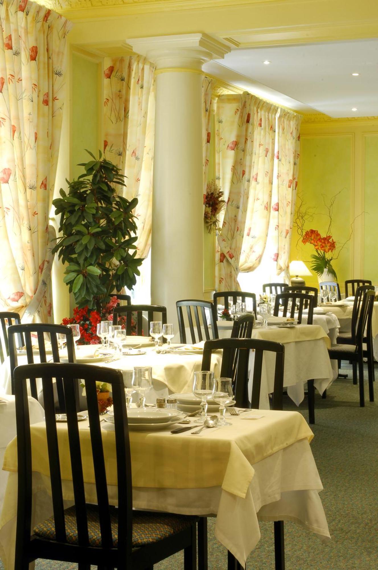 Logis Le Midland Hotel Vichy Bagian luar foto