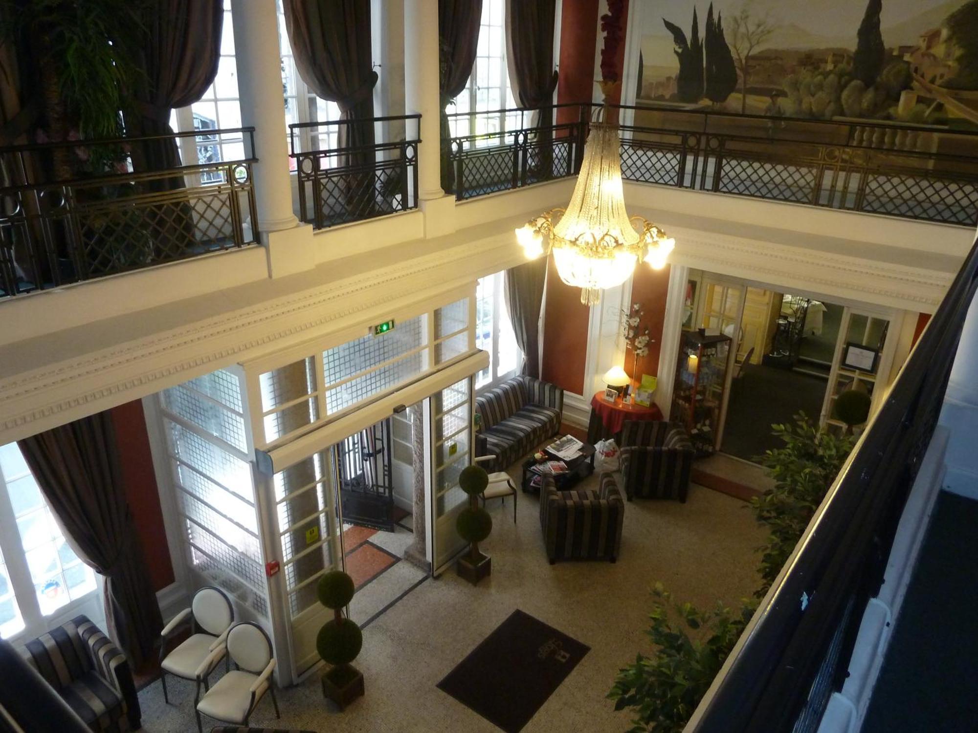 Logis Le Midland Hotel Vichy Bagian luar foto