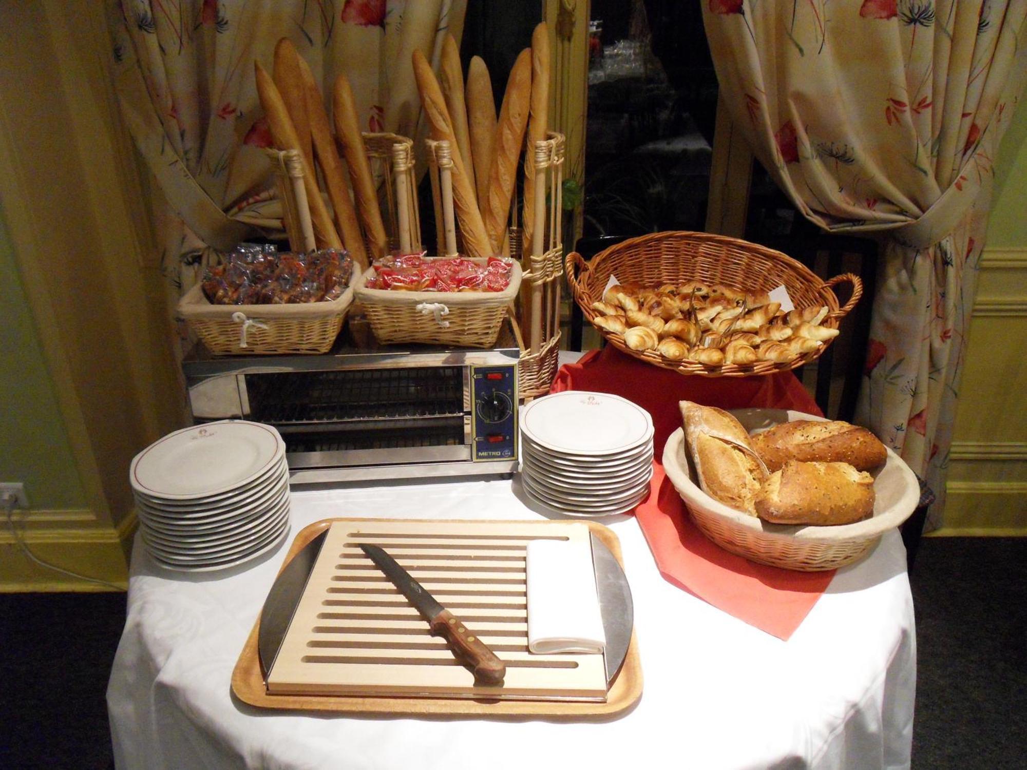 Logis Le Midland Hotel Vichy Bagian luar foto